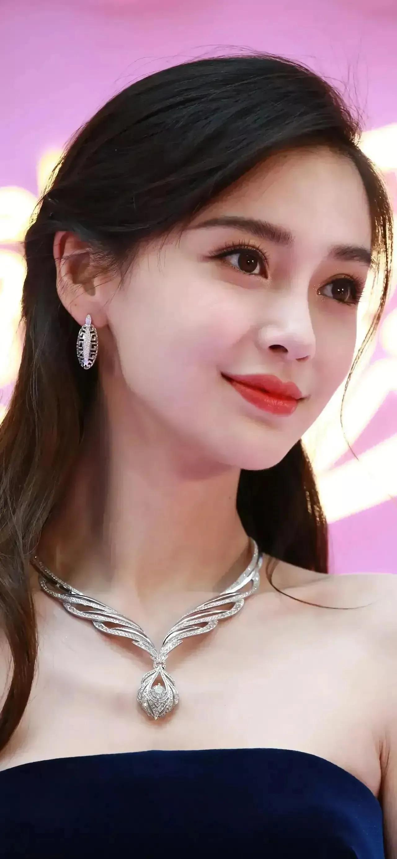 Angelababy虽然演技不行但是长得很美