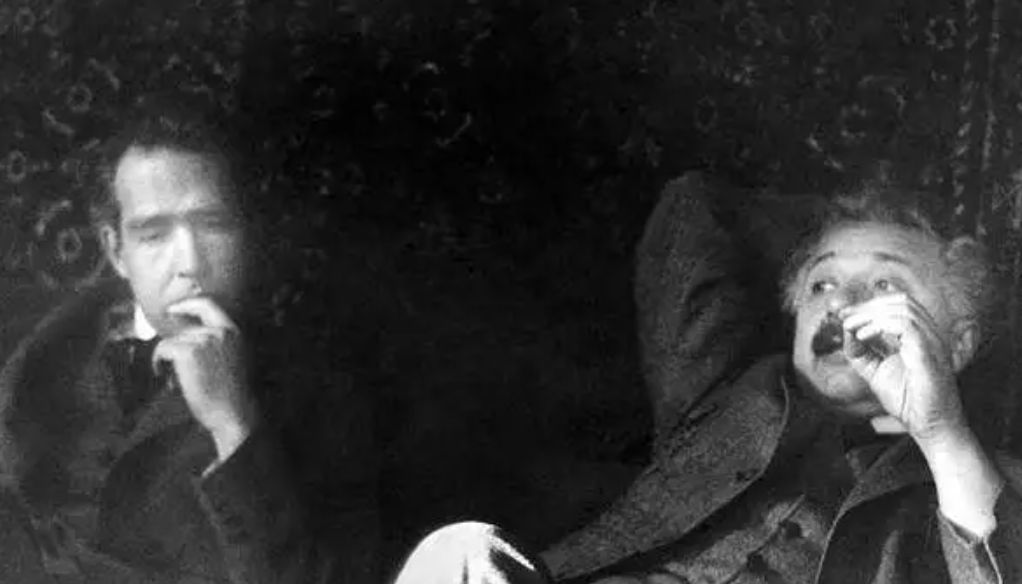 比双缝实验更可怕，贝尔不等式检测，世界真实存在性迎来终极判决