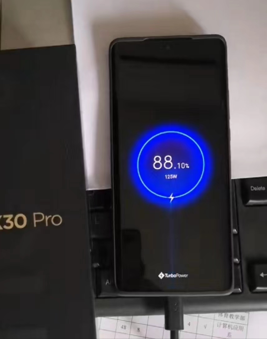 手机moto X30 Pro的配置以及手机的优缺点一览