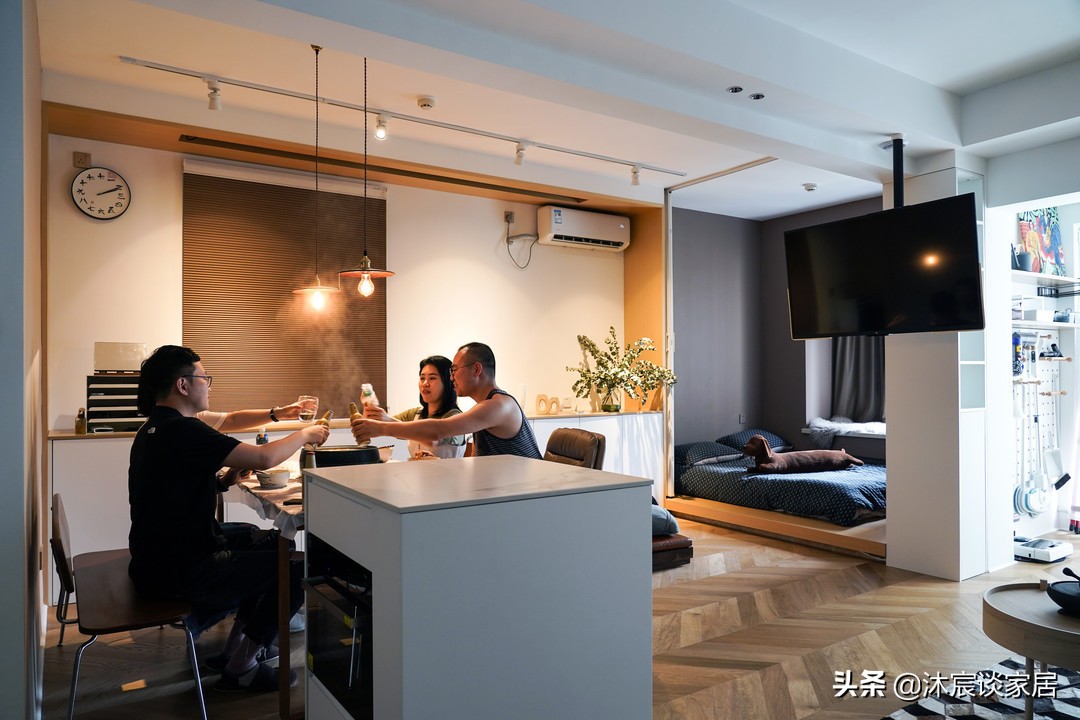 如何让小家有大宅的既视感？来看这对夫妻的装修，设计实在太牛了