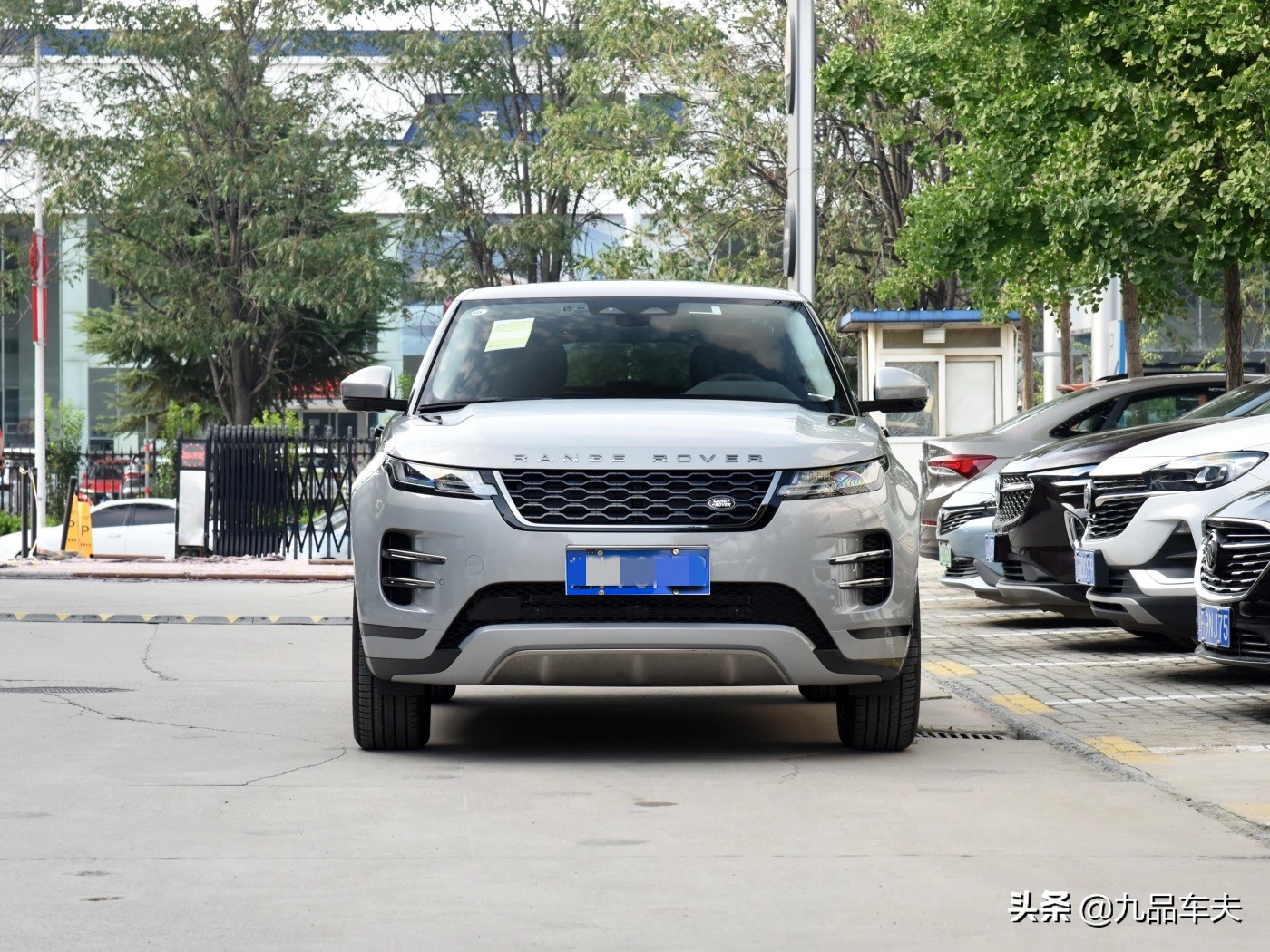 试驾路虎揽胜极光L，终于明白除了加长和颜值，实力让人折服