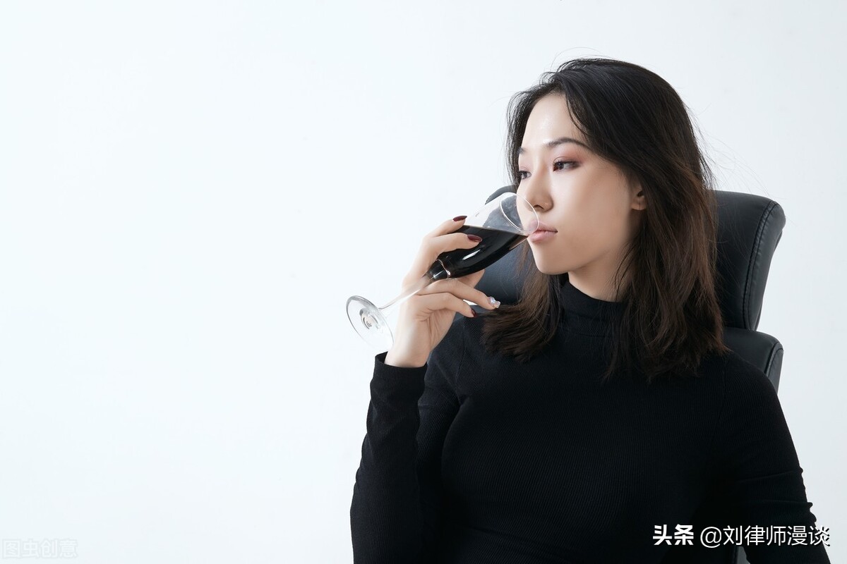 天河区某酒窖聚会饮酒,期间孙晓军电话邀请钱晓晨到该酒窖来一同喝酒