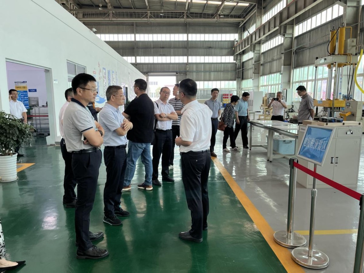 科创中国·四川先进材料区域科技服务团走进四川省川威集团有限公司