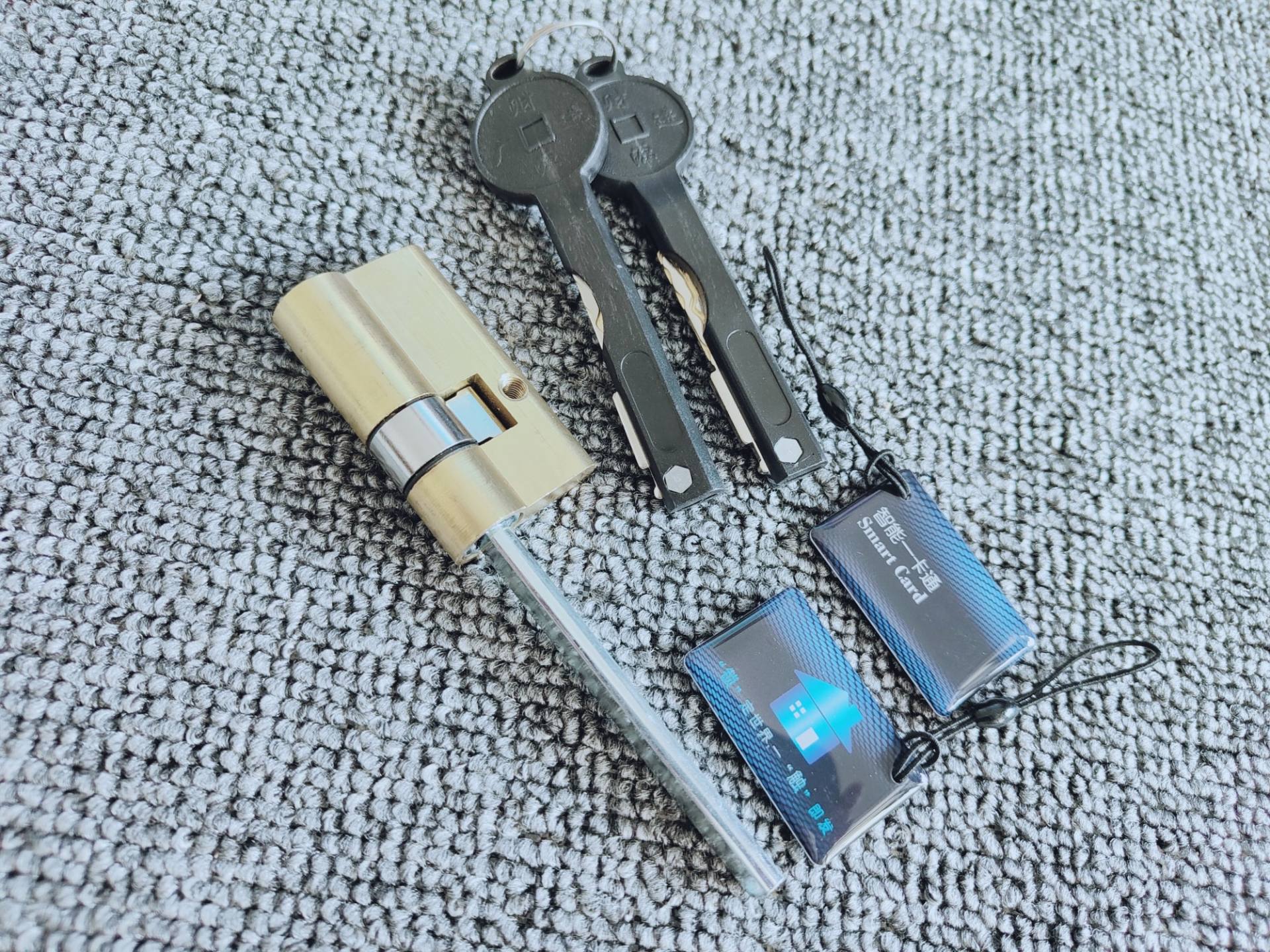 精準識別，指靜脈智能門鎖更好用嗎？看先鋒親自體驗的結(jié)果