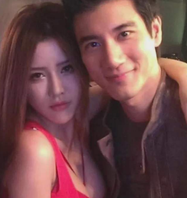 王力宏认怂宣布退圈！对李靓蕾道歉并承担抚养费，央视已出手封杀