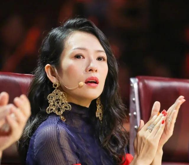 这3位女明星，超爱夸张耳饰，杨幂的烟头耳饰最为古怪