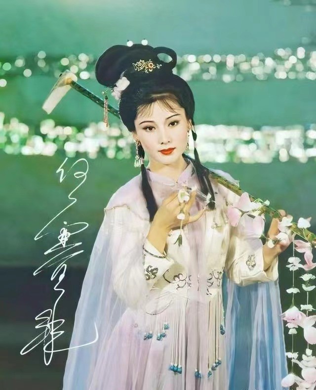 9位自然衰老的中老年女星，皮肤松弛满面皱纹，但比整容脸舒服