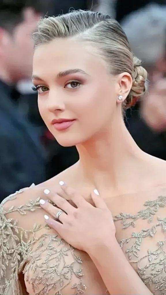 《支离破碎》女演员莉莉·库拉格