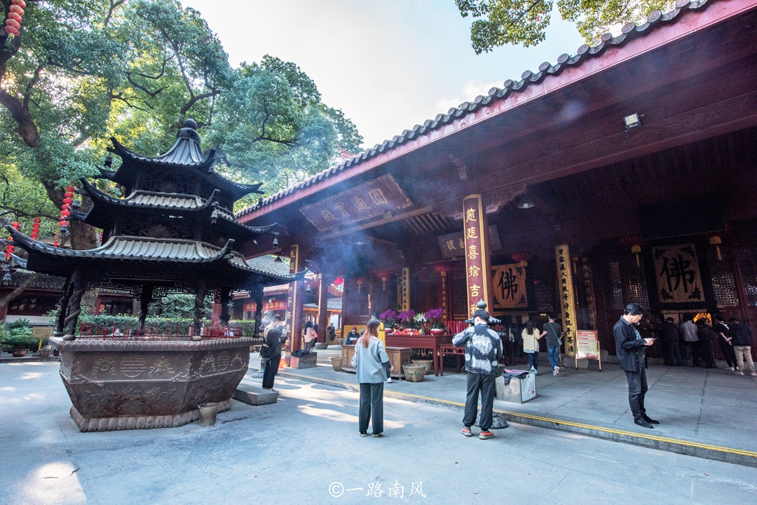 杭州周边旅游景点攻略，这三个地方公交车直达，一天时间可以走完