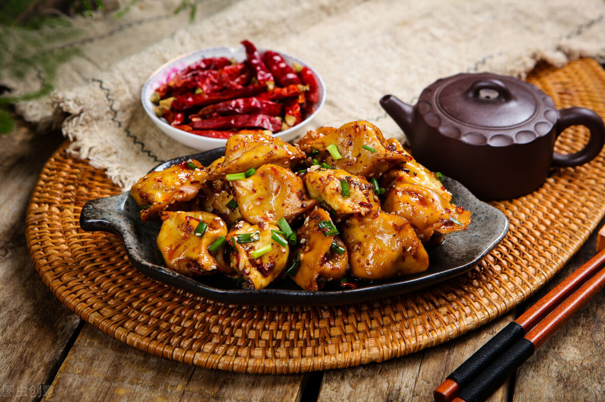 红油水饺的制作方法，味美鲜香口感嫩。学做给家人吃大家都夸你