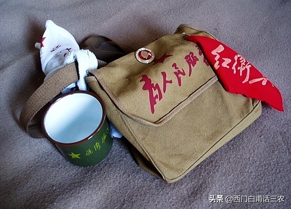 六七十年代老物件：3种“包包”最受人们追崇，你见过哪一种？