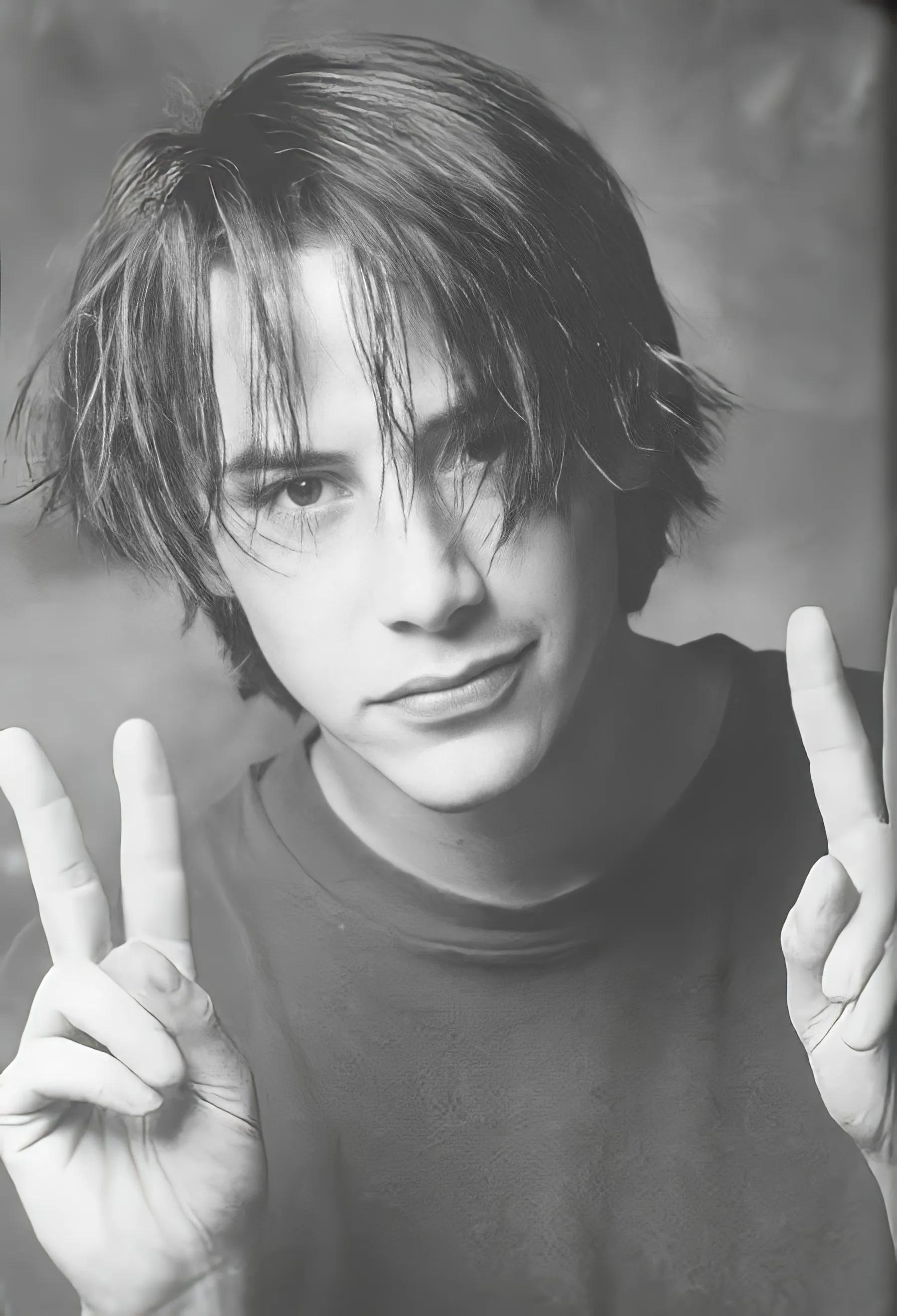 孤苦无依，善良温柔？知道辱华的那一刻，他再也不是我们喜欢的人