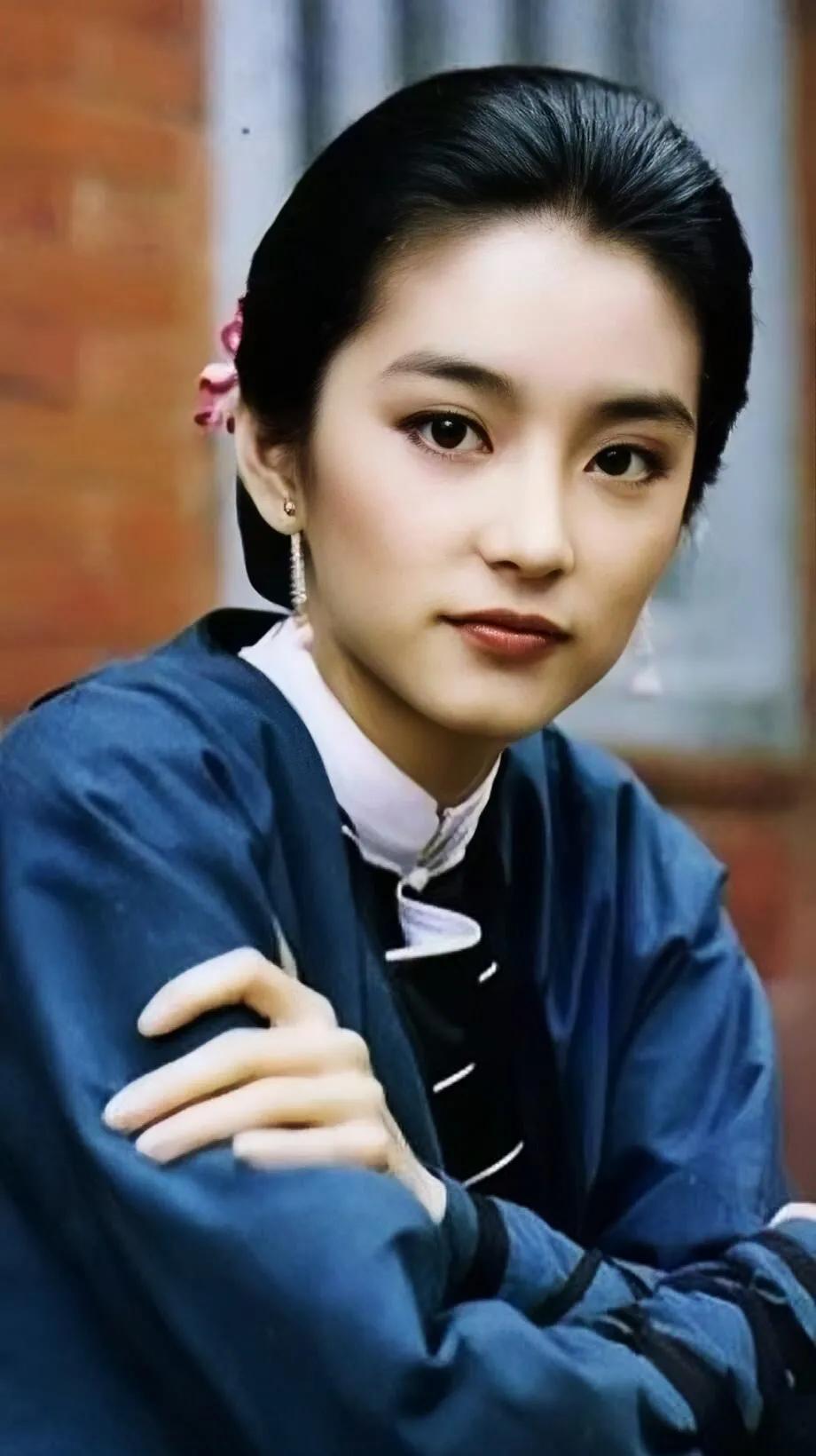 林青霞年轻时真是惊艳了时光