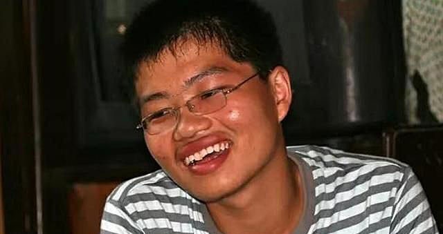 河南15岁男孩父亲去世，和母亲低保度日，4年后，以677分考上清华