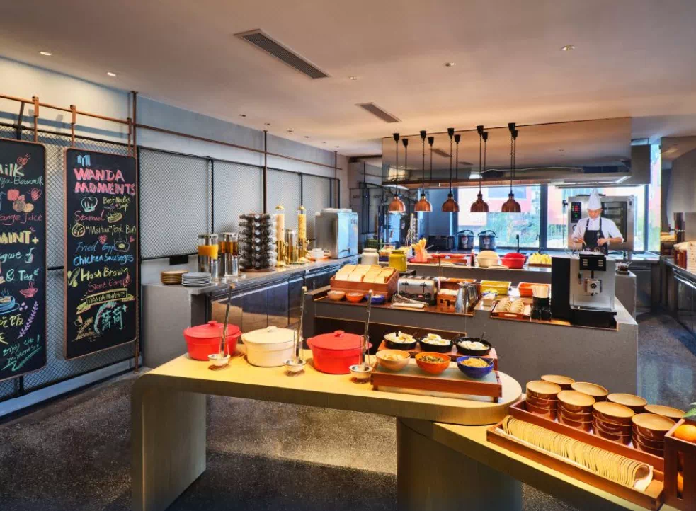 「青浦」ins轻工业风艺术酒店，用整层楼打造“海底小纵队”场景