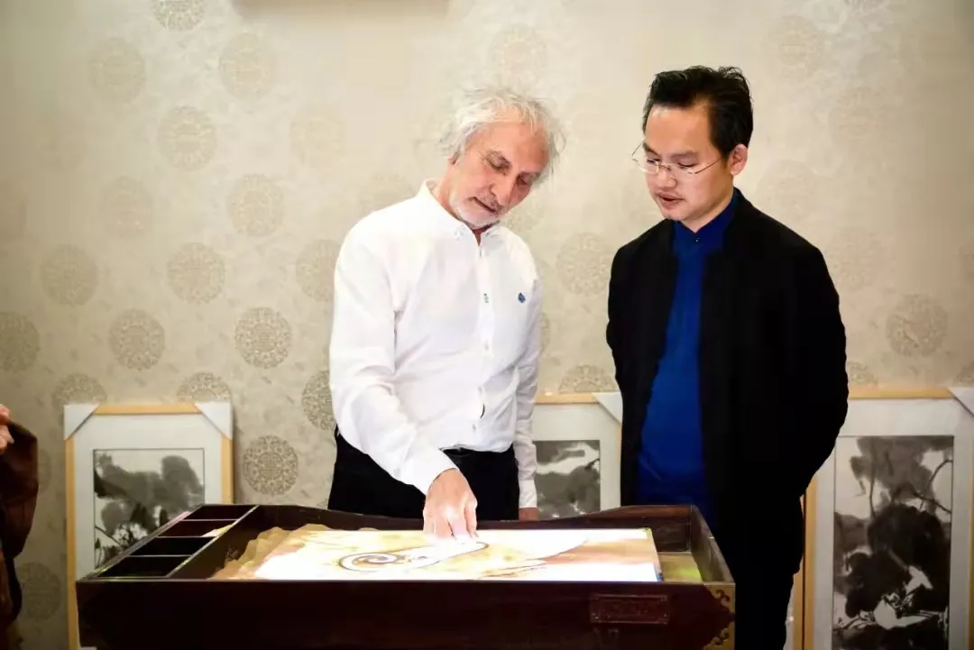 用沙画艺术创造的传奇――访中国沙画创始人苏大宝先生