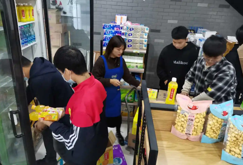 只能上专科，这4个专业不建议女生报考，很难找工作收入也不高