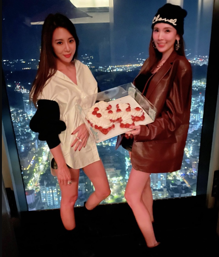 陈若仪晒庆生照，和林志颖高调秀幸福，与闺蜜李靓蕾离婚反差大