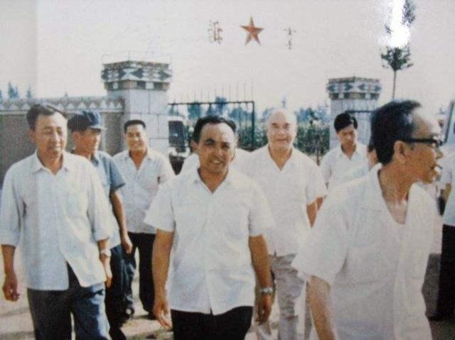 他37岁主政湖北省，后官至副国级，大力推动三峡工程，享年76岁