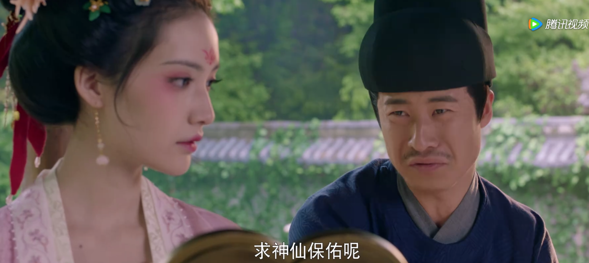 互联网美女真的太多了！杨幂身材大杀四方，赵今麦长大了这么美？