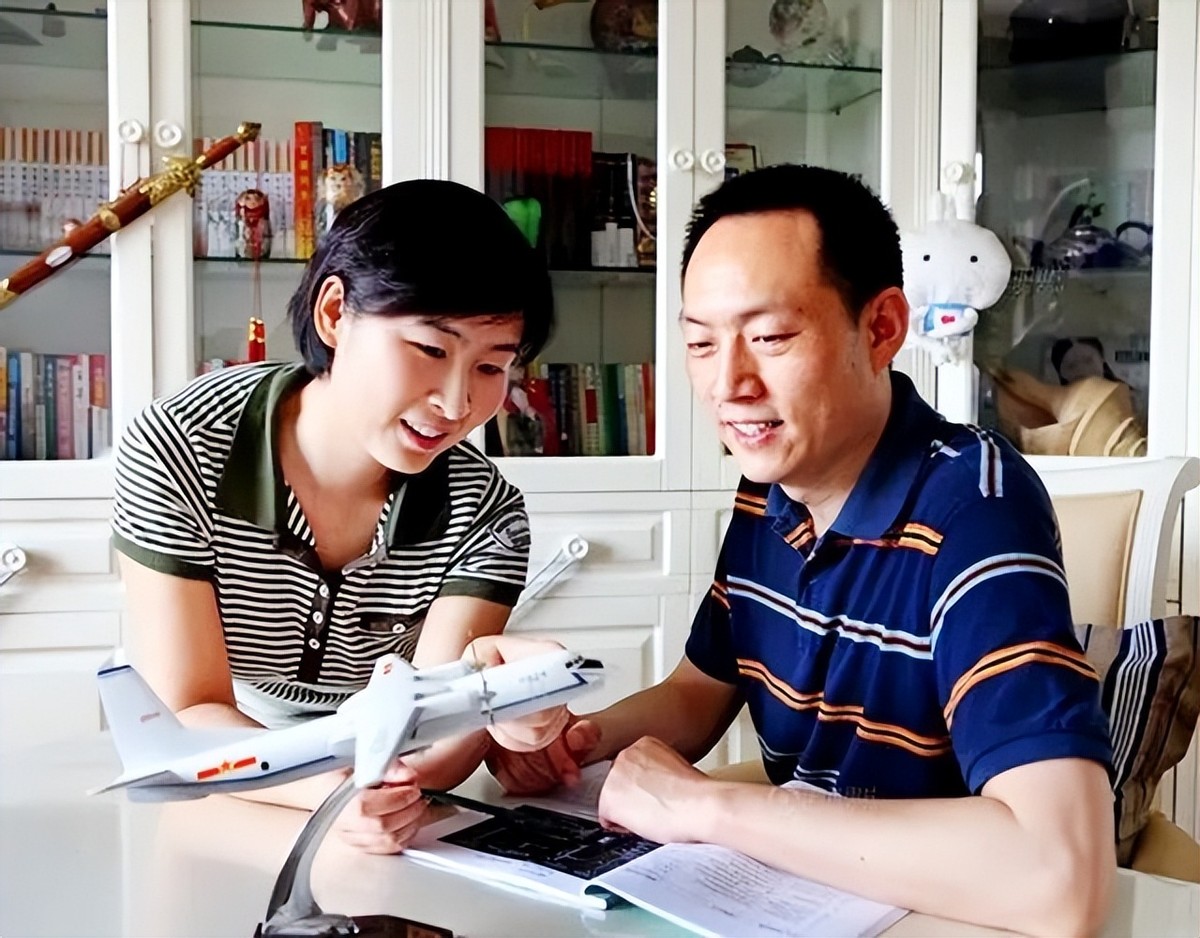 女航天员刘洋，自曝恋爱史！丈夫英俊帅气，身份显赫