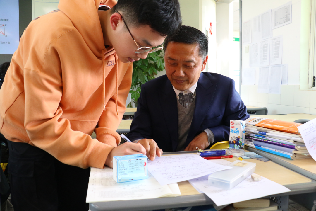 绵阳教育“老兵”落定成都为明学校，再续清北传奇