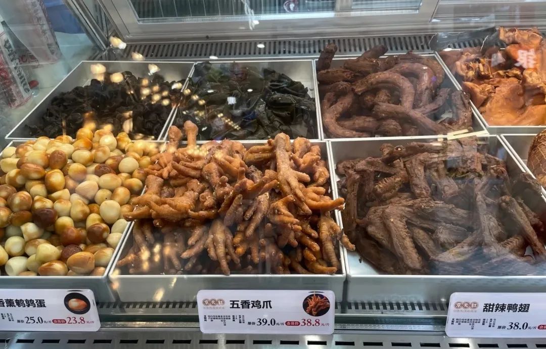 社區(qū)餐飲新模式？“主食+炸貨+鹵味+中式點(diǎn)心”……