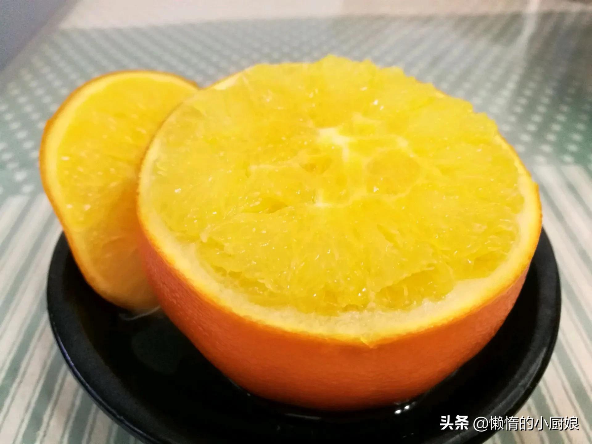 盐蒸橙子的做法（橙子和盐还可以这样做暖身又美味）