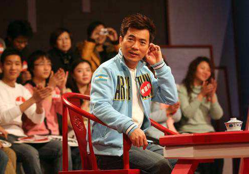 54岁足球解说员黄健翔：二婚15年，仍愧对前妻、亏欠女儿