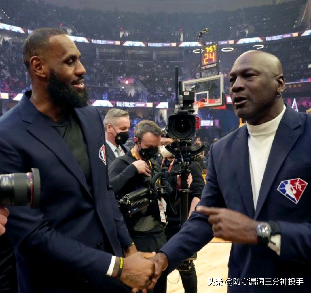 nba哪些球队老板大方(NBA老板净资产排名！鲍尔默独一档，蔡崇信第6，湖人巴斯倒数第5)