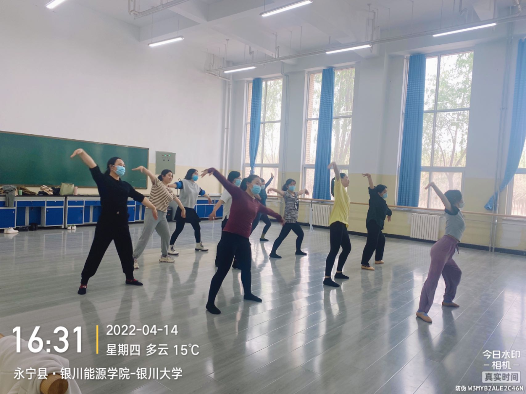 搭起“连心桥”—我校工会组织多彩活动增强凝聚力