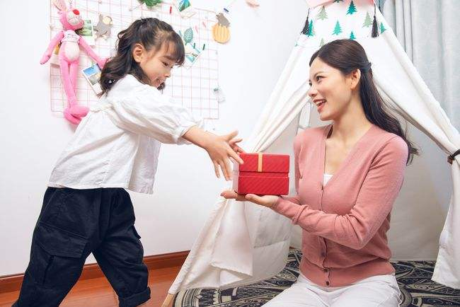 给孩子特别的新年礼物（给孩子最好的新年礼物是什么）