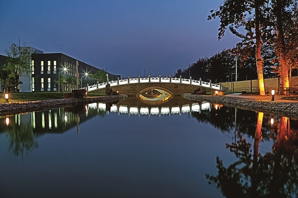 被称为“官校”的3所大学，毕业生多在政府工作，录取分数特别高