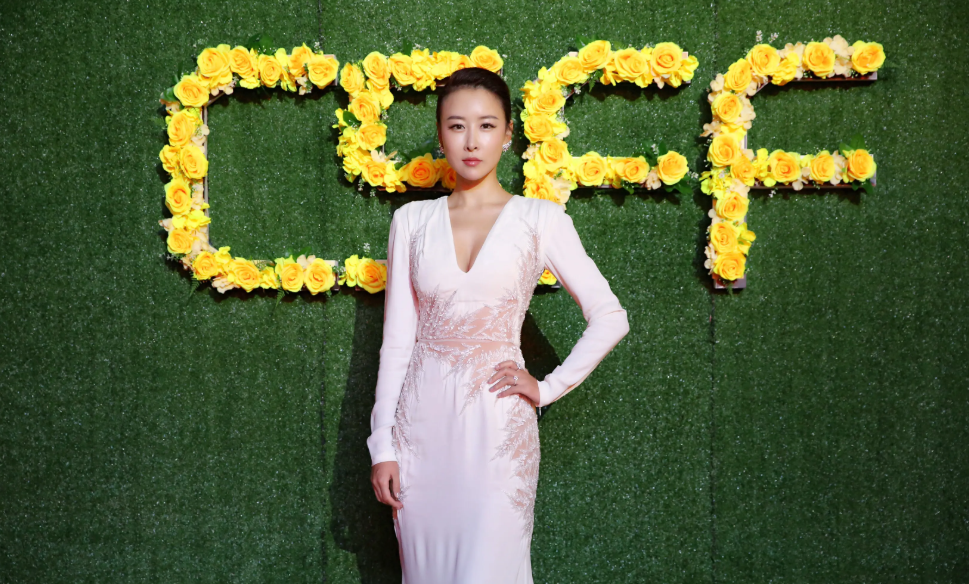 《丑女无敌》14年，男主改名难改运，女主无戏拍，男配成一线