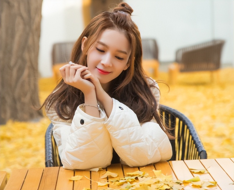 “巴蜀之地”出美人，这10位川妹子女明星，个个国色天香貌美如花