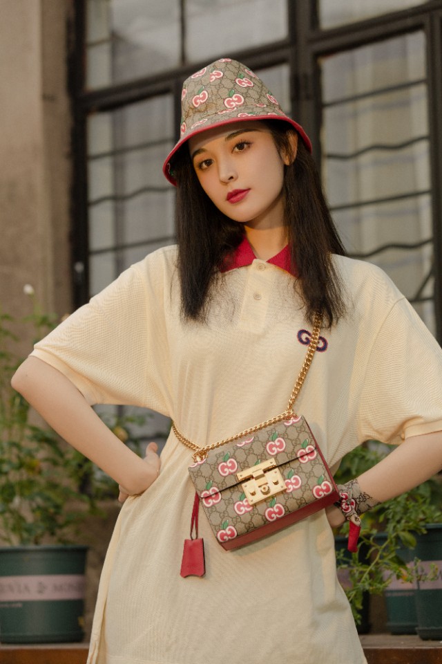 古力娜扎，时尚穿搭美拍，靓丽优雅