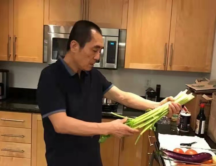 曝张艺谋急售无锡临湖别墅，3000万大甩卖，中介称仅装修花500万