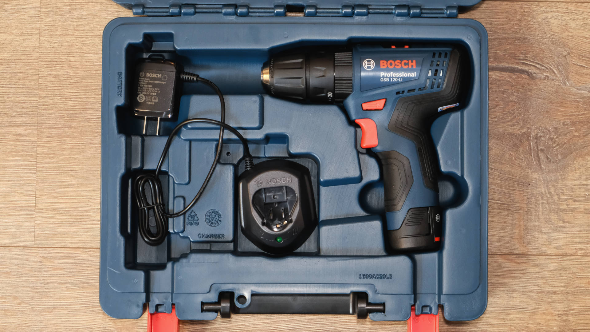 家庭工具一套足矣,博世 gsb120 锂电钻套装