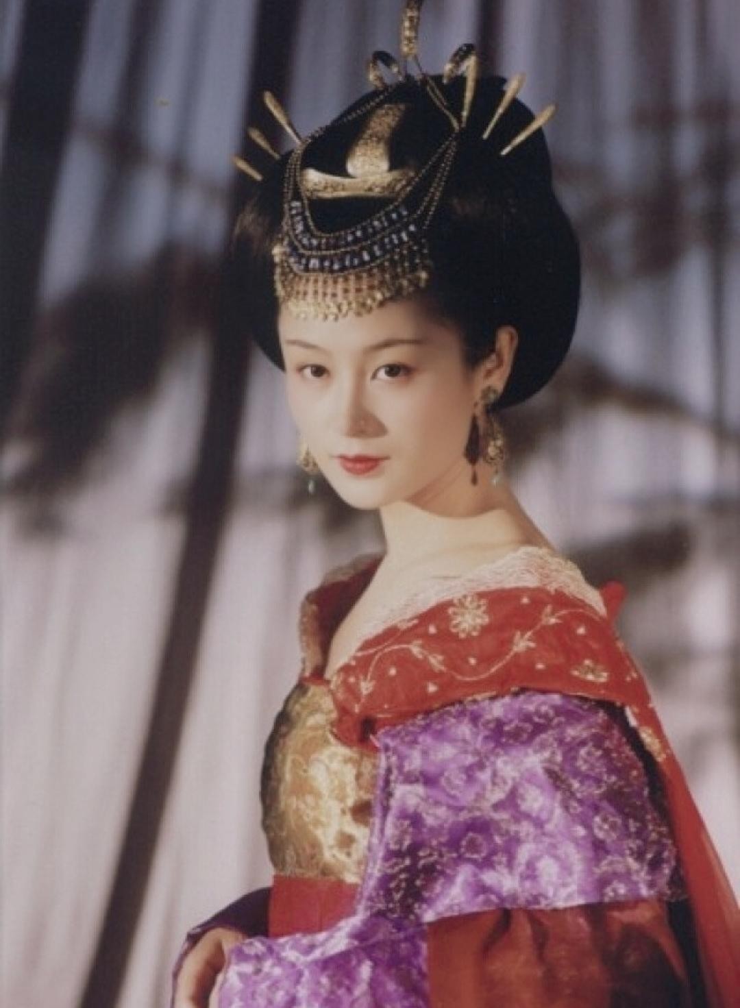 “歪瓜裂枣”别硬演公主，这9位女星告诉你，什么才叫金枝玉叶