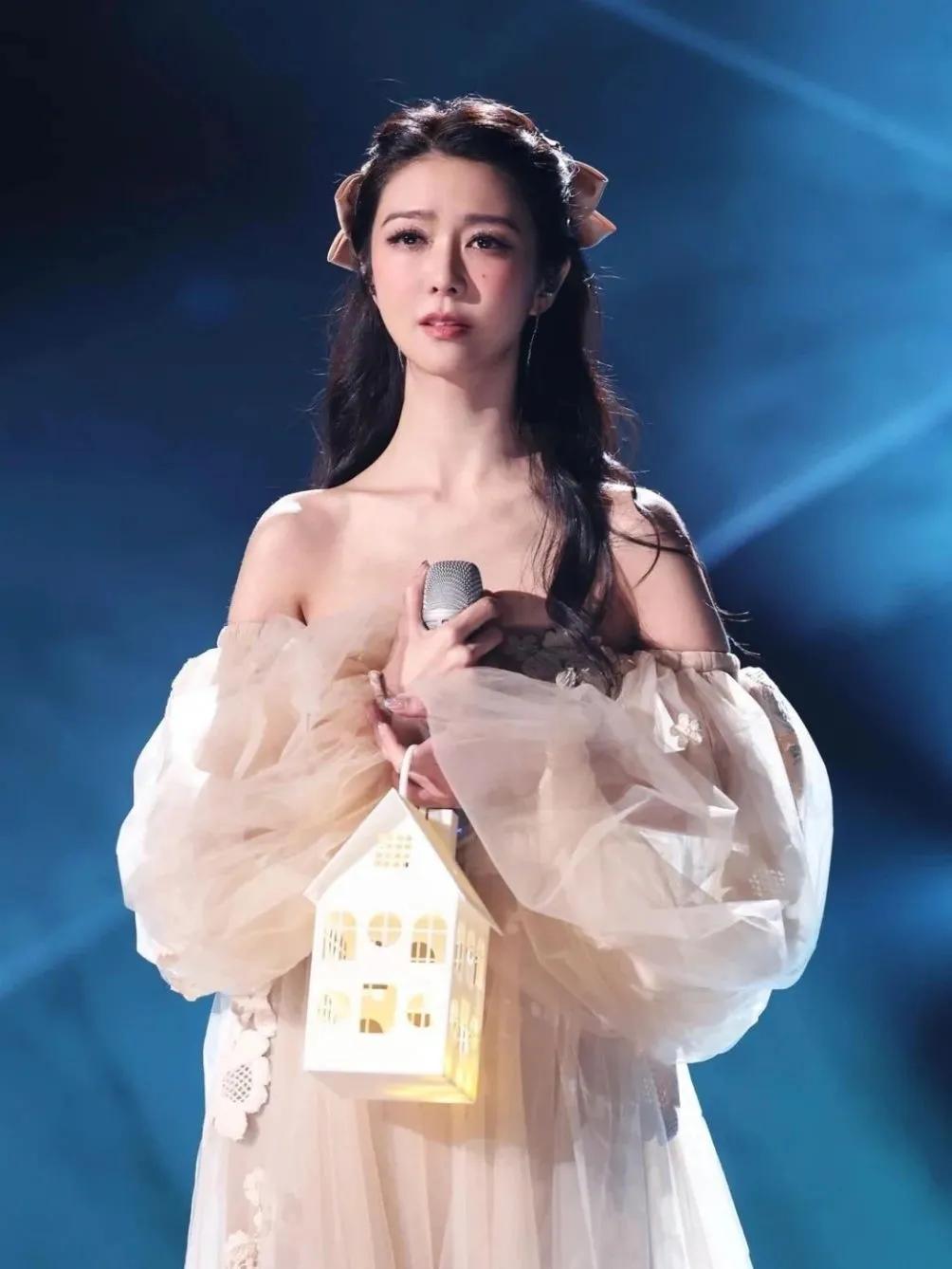 薛凯琪‖原来40岁可以长成这样，20岁的小哥哥都心动了