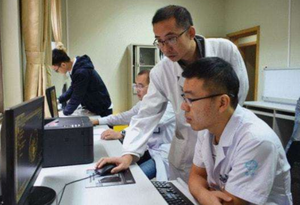 医学院“四大天王”重新洗牌，协和依旧稳居榜首，其余三所有变化