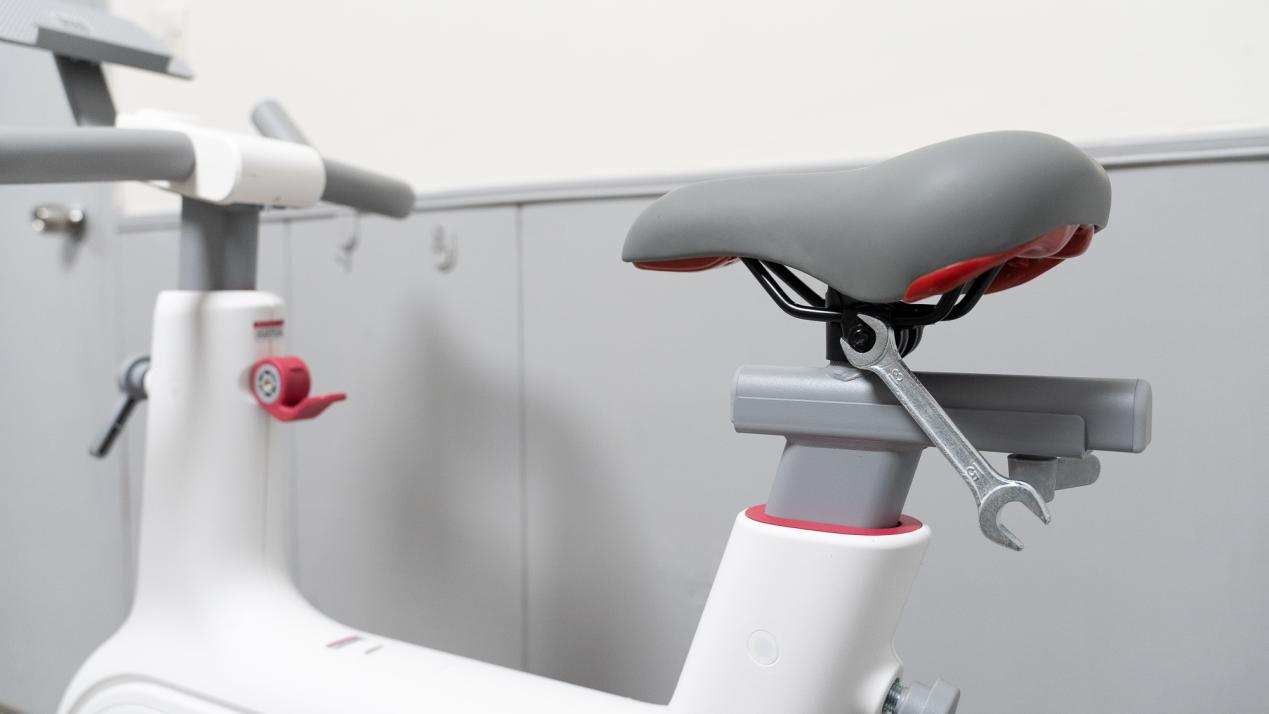 野小兽m2动感单车+健腹轮+健身手套—我的减重装备+饮食清单