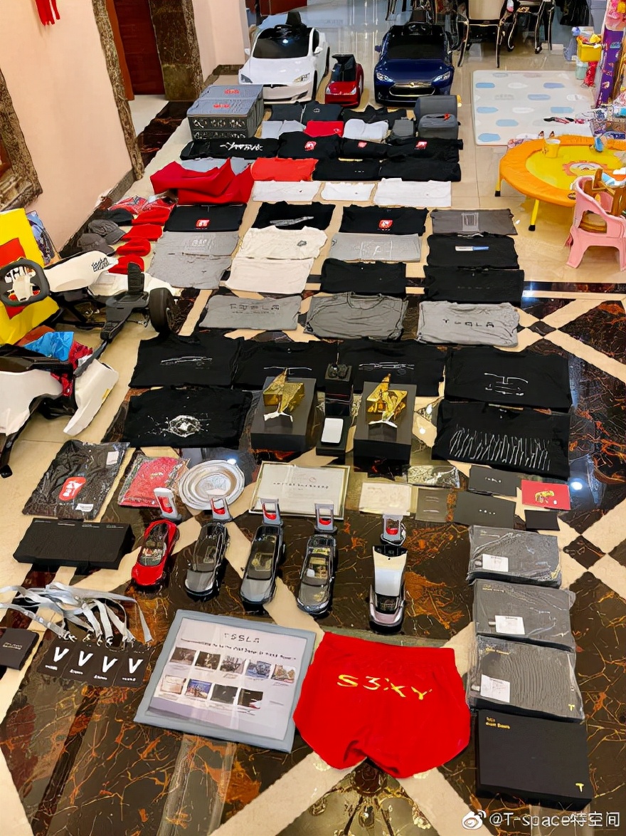 马斯克开了个杂货铺