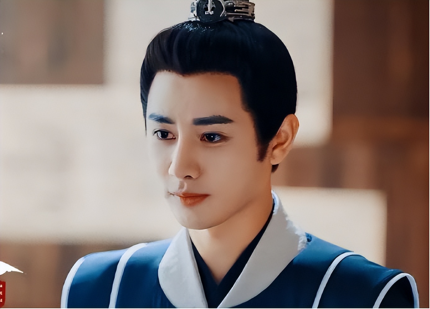 同样是演白面书生，把张国荣、任泉和佟梦实放在一起差距就出来了