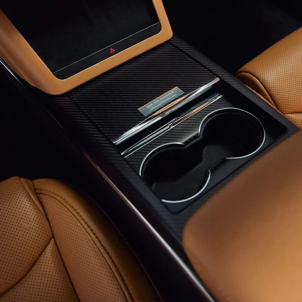 这套特斯拉专属竹子内饰，比一辆 Model 3 还贵