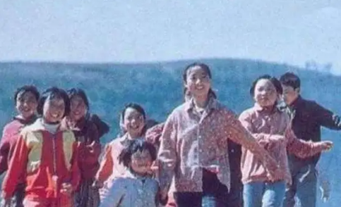 被张艺谋劝退娱圈后，转身嫁美籍华人，“谋女郎”魏敏芝怎样了？