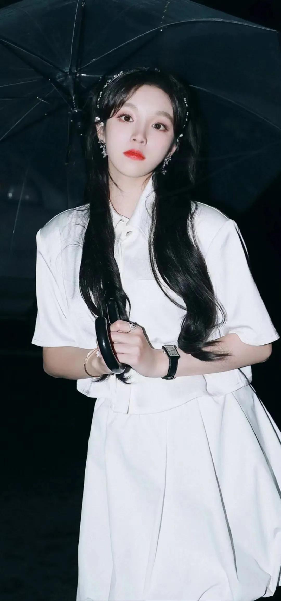 宋雨琦美图 湿发也好美 什么风格都能驾驭，跳舞妖精好会扭