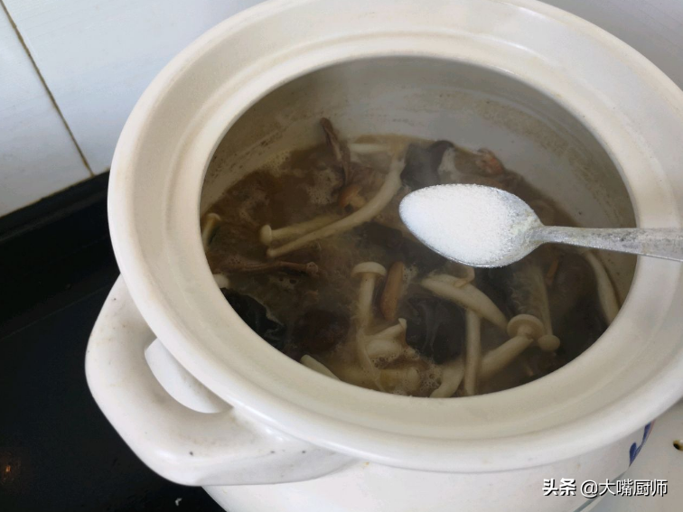 一鸽胜九鸡，炖鸽子汤牢记“2不”，肉嫩汤鲜，营养又好吃，真香