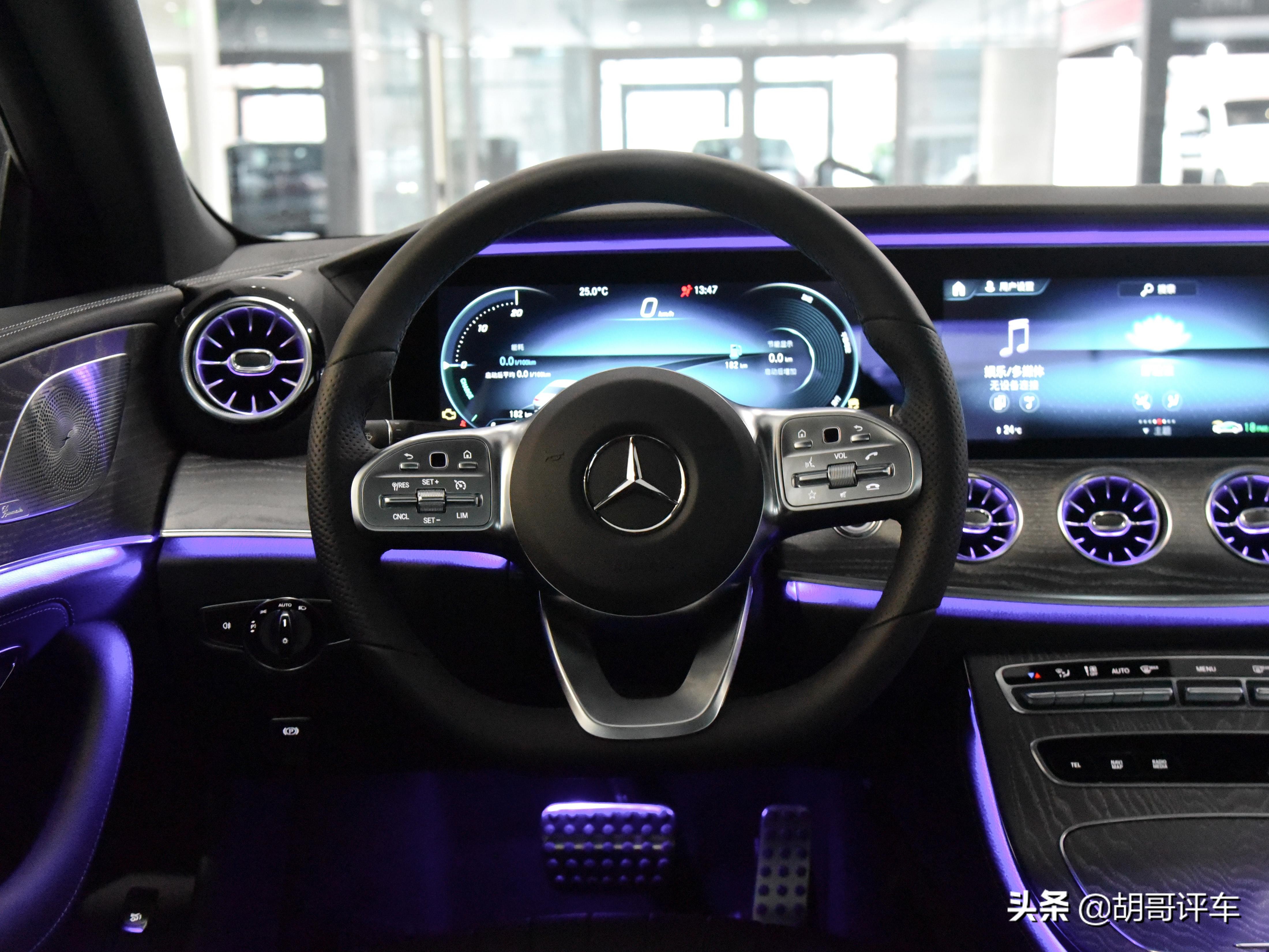 三角前灯，AMG轮圈，无框车门，实拍奔驰CLS