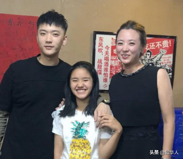 变形计主角今昔对比：最美农村女孩，被城市妈妈宠成公主